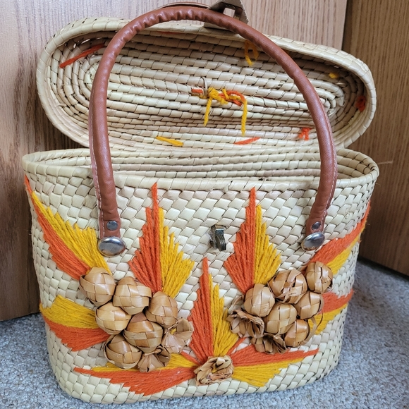 Straw mini bag, super cute. PERFECT FOR SUMMER - Picture 5 of 9